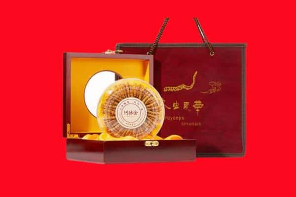 收购资讯:东兴区回收冬虫夏草是按克吗